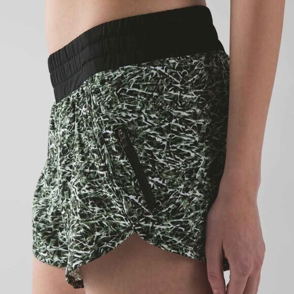 Lululemon Tracker Shorts IV size 10 - Picture 1 of 9